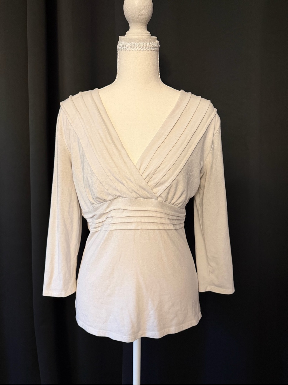 Apt. 9 white Pleated V-Neck 3 quarter Sleeve Top